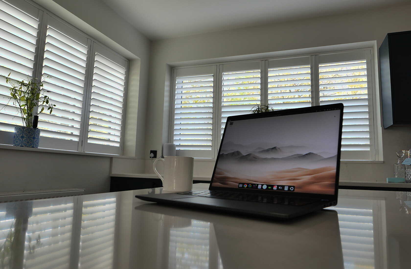The StarBook Horizon display in use